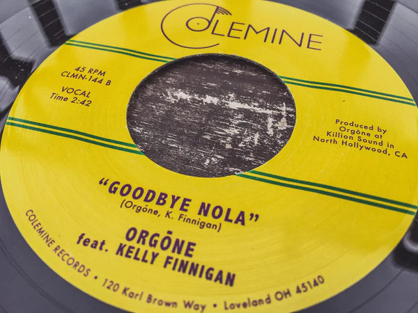 I SOLD MY HEART TO THE JUNKMAN B/W GOODBYE NOLA 45 RPM